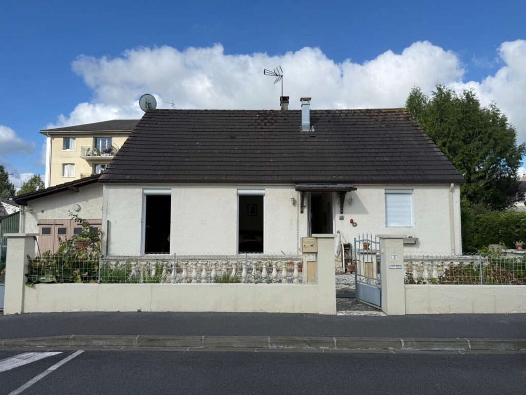 Maison 5 pièces 500 m² · à Monein · 500 m² · 199 000 €